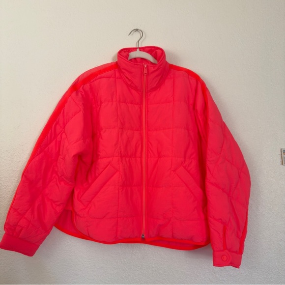 NWOT FREE PEOPLE FP MOVEMENT PIPPA PACKABLE PUFFER JACKET NEON CORAL - Picture 3 of 11